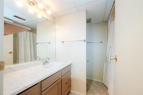 309 Booth Drive, Winnipeg, MB - Indoor Photo Showing Bathroom