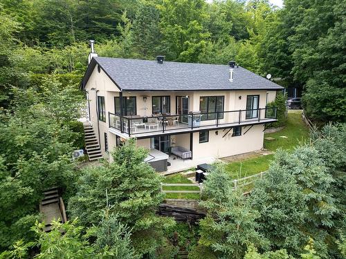 ExtÃ©rieur - 304 Ch. Dépôt, Orford, QC - Outdoor With Deck Patio Veranda