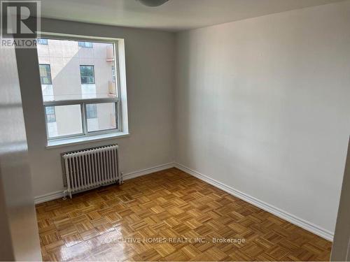 3111 Eglinton Avenue E, Toronto (Scarborough Village), ON - Indoor Photo Showing Other Room