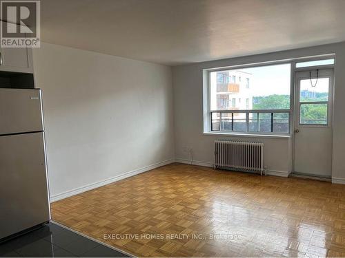 3111 Eglinton Avenue E, Toronto (Scarborough Village), ON - Indoor Photo Showing Other Room