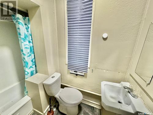 2259 Osler Street, Regina, SK - Indoor Photo Showing Bathroom