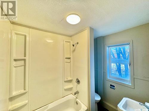 2259 Osler Street, Regina, SK - Indoor Photo Showing Bathroom