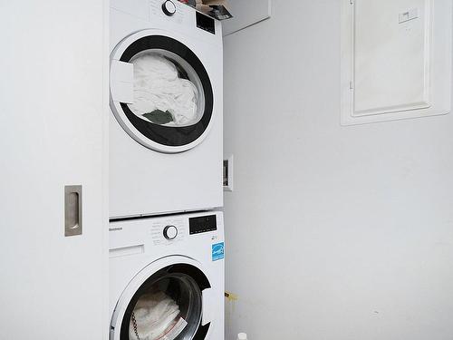 Salle de lavage - 5202-1288 Rue St-Antoine O., Montréal (Ville-Marie), QC - Indoor Photo Showing Laundry Room