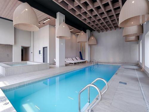 Piscine - 5202-1288 Rue St-Antoine O., Montréal (Ville-Marie), QC - Indoor Photo Showing Other Room With In Ground Pool