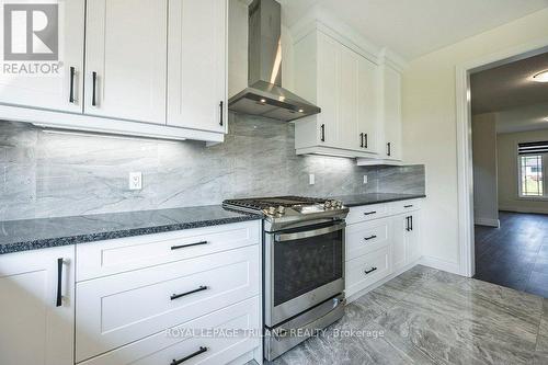 53 Hazelwood Pass, Thames Centre (Dorchester), ON - Indoor Photo Showing Kitchen With Upgraded Kitchen