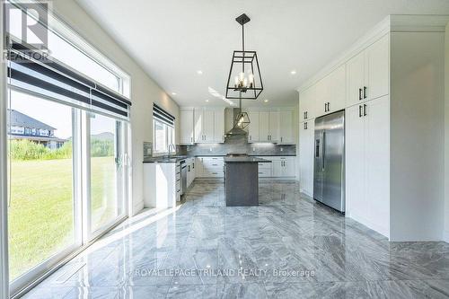 53 Hazelwood Pass, Thames Centre (Dorchester), ON - Indoor Photo Showing Kitchen