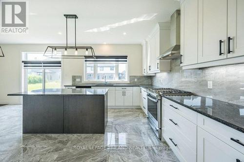 53 Hazelwood Pass, Thames Centre (Dorchester), ON - Indoor Photo Showing Kitchen With Upgraded Kitchen