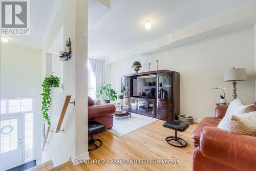 178 Farooq Boulevard, Vaughan (Vellore Village), ON - Indoor Photo Showing Living Room