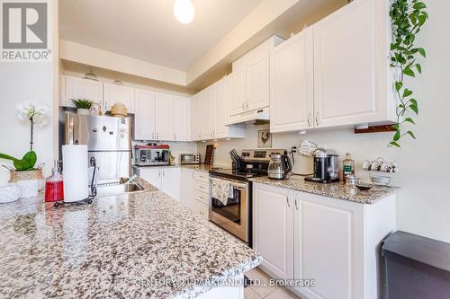 178 Farooq Boulevard, Vaughan (Vellore Village), ON - Indoor Photo Showing Kitchen With Stainless Steel Kitchen