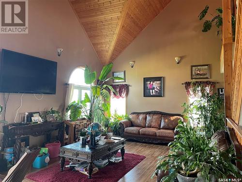 27Km East Of Meadow Lake, Meadow Lake Rm No.588, SK - Indoor Photo Showing Living Room