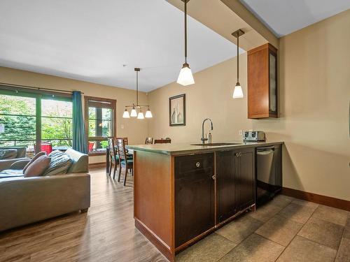 Kitchen - 10-1520 Ch. Du Versant-Soleil, Mont-Tremblant, QC - Indoor