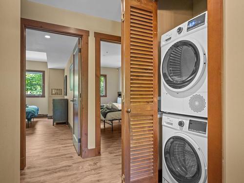 Hall - 10-1520 Ch. Du Versant-Soleil, Mont-Tremblant, QC - Indoor Photo Showing Laundry Room