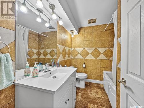 2051 97Th Street, North Battleford, SK - Indoor Photo Showing Bathroom