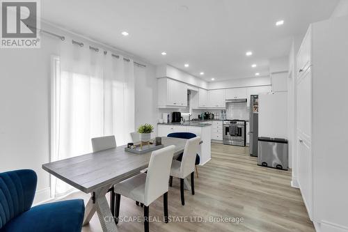 6421 Donway Drive, Mississauga, ON - Indoor Photo Showing Dining Room