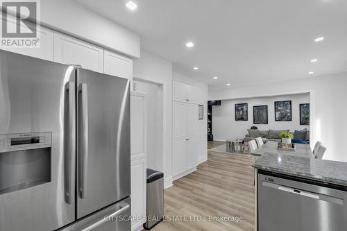 6421 Donway Drive, Mississauga, ON - Indoor Photo Showing Kitchen With Stainless Steel Kitchen