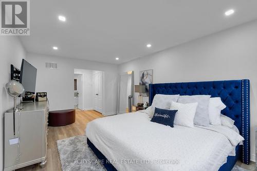 6421 Donway Drive, Mississauga, ON - Indoor Photo Showing Bedroom