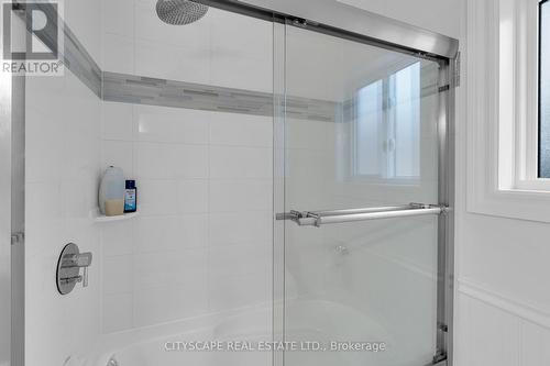 6421 Donway Drive, Mississauga, ON - Indoor Photo Showing Bathroom