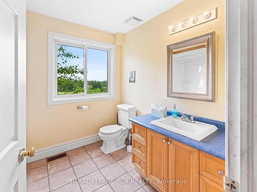 13489 Fourth Line, Milton, ON - Indoor Photo Showing Bathroom