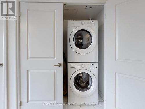 507 - 2015 Sheppard Avenue E, Toronto (Henry Farm), ON - Indoor Photo Showing Laundry Room