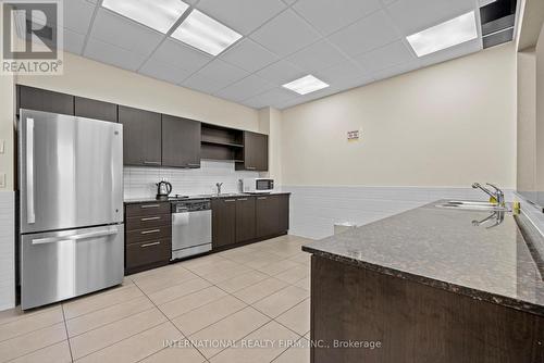 205 - 39 Galleria Parkway N, Markham (Commerce Valley), ON - Indoor Photo Showing Kitchen