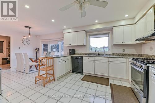 8 Ridelle Court, Brampton (Heart Lake West), ON - Indoor Photo Showing Kitchen With Stainless Steel Kitchen