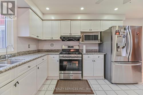 8 Ridelle Court, Brampton (Heart Lake West), ON - Indoor Photo Showing Kitchen