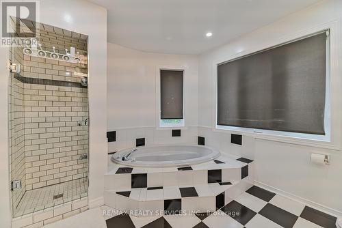 8 Ridelle Court, Brampton (Heart Lake West), ON - Indoor Photo Showing Bathroom