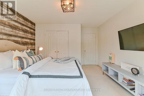 8 Ridelle Court, Brampton (Heart Lake West), ON - Indoor Photo Showing Bedroom