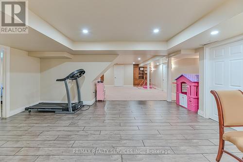 8 Ridelle Court, Brampton (Heart Lake West), ON - Indoor