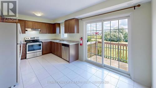 2639 Deputy Minister Path, Oshawa (Windfields), ON - Indoor Photo Showing Kitchen With Double Sink