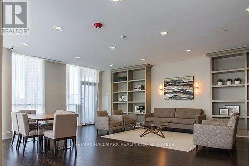 2211 - 20 Bruyeres Mews, Toronto (Niagara), ON - Indoor Photo Showing Living Room