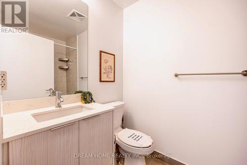 422 - 36 Forest Manor Road, Toronto (Henry Farm), ON - Indoor Photo Showing Bathroom