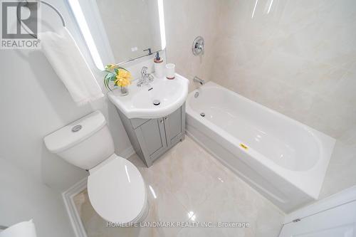 1209 - 1950 Kennedy Road, Toronto, ON - Indoor Photo Showing Bathroom