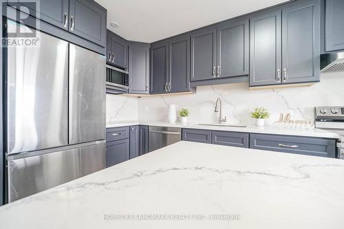 1209 - 1950 Kennedy Road, Toronto (Dorset Park), ON - Indoor Photo Showing Kitchen With Stainless Steel Kitchen With Upgraded Kitchen