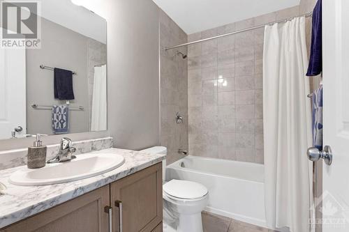 255 Condado Crescent, Ottawa, ON - Indoor Photo Showing Bathroom