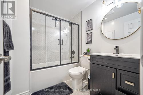 5 - 140 Ripley Court, Oakville, ON - Indoor Photo Showing Bathroom