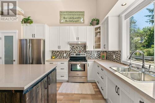 4377 Gordon Drive, Kelowna, BC - Indoor Photo Showing Kitchen With Double Sink