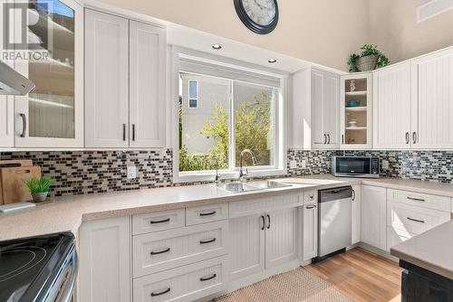 4377 Gordon Drive, Kelowna, BC - Indoor Photo Showing Kitchen With Double Sink