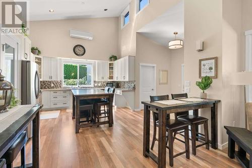 4377 Gordon Drive, Kelowna, BC - Indoor Photo Showing Dining Room