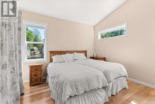 4377 Gordon Drive, Kelowna, BC - Indoor Photo Showing Bedroom