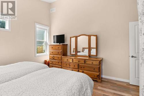 4377 Gordon Drive, Kelowna, BC - Indoor Photo Showing Bedroom