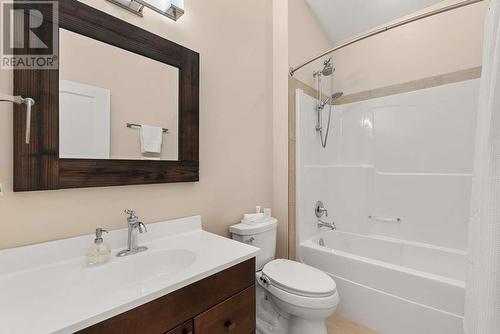 4377 Gordon Drive, Kelowna, BC - Indoor Photo Showing Bathroom