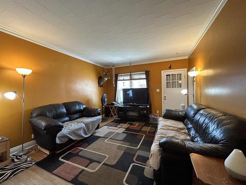 224 Second Street E, Fort Frances, ON - Indoor Photo Showing Living Room