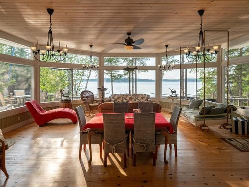 0 Queen Bee Island, District Of Kenora, ON - Indoor Photo Showing Dining Room