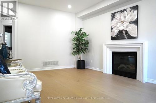 210 Canyon Hill Avenue, Richmond Hill (Westbrook), ON - Indoor With Fireplace