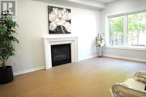 210 Canyon Hill Avenue, Richmond Hill (Westbrook), ON - Indoor Photo Showing Living Room With Fireplace