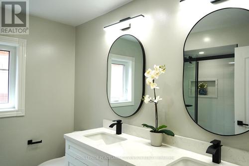 210 Canyon Hill Avenue, Richmond Hill (Westbrook), ON - Indoor Photo Showing Bathroom