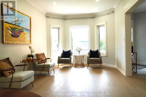 210 Canyon Hill Avenue, Richmond Hill (Westbrook), ON - Indoor Photo Showing Living Room