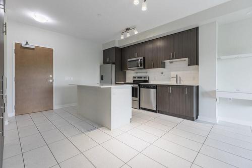 320 Plains Road|Unit #517, Burlington, ON - Indoor Photo Showing Kitchen