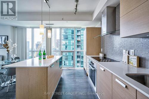 1808 - 11 Bogert Avenue, Toronto (Lansing-Westgate), ON - Indoor Photo Showing Kitchen With Upgraded Kitchen